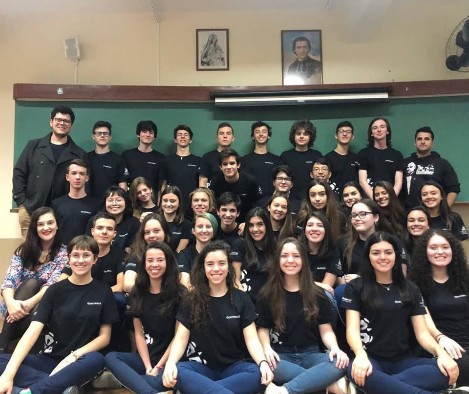 Estudantes de Curitiba criam miniempresa sustentável